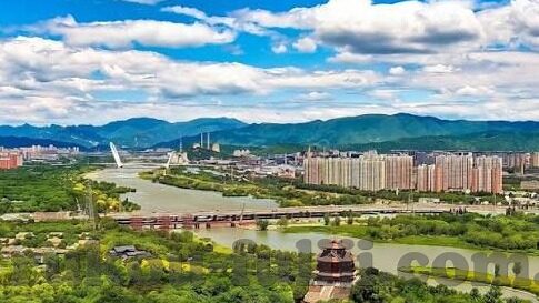 免费人妻无码不卡中文字幕系-网络世界的隐秘角落，免费人妻内容的中文字幕探索